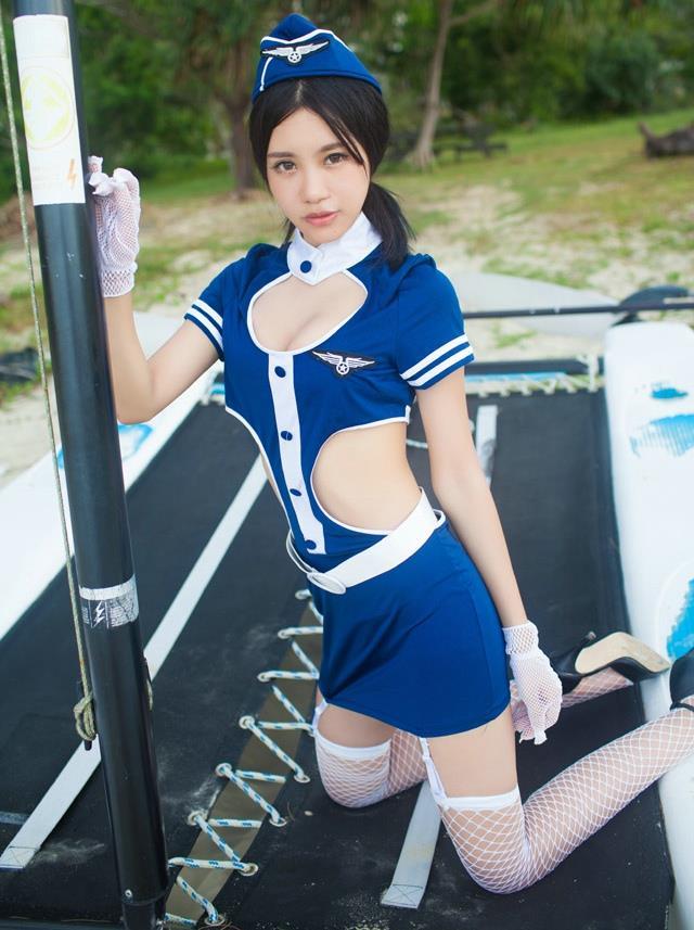 性感美女绮里嘉ula俏皮海军蓝制服写真(2)(点击浏览下一张趣图)