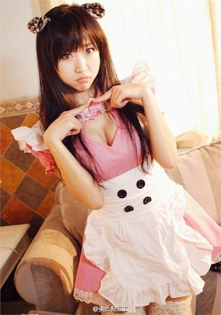 俏皮可爱的粉嫩美女制服诱惑高清图片(点击浏览下一张趣图)
