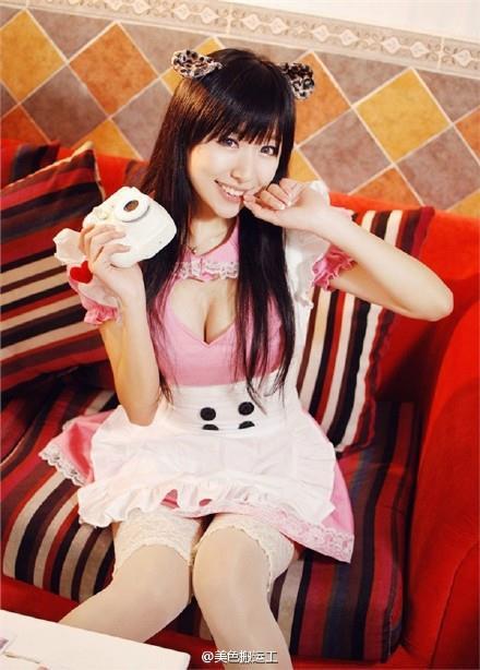 俏皮可爱的粉嫩美女制服诱惑高清图片(8)(点击浏览下一张趣图)