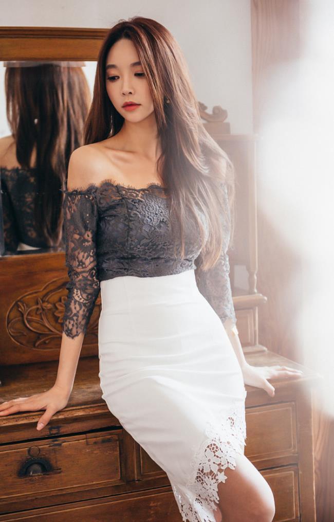 气质女神蕾丝短裙大秀美腿酥胸性感写真(4)(点击浏览下一张趣图)