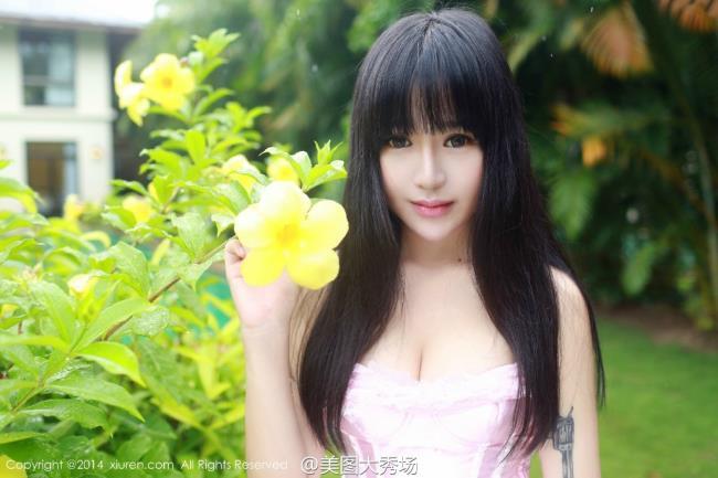 甜美可人模特酥胸美腿性感写真图片(4)(点击浏览下一张趣图)