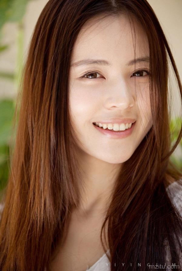 氧气美女清新私房白皙美腿美女图片(3)(点击浏览下一张趣图)