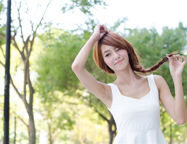 清纯白领小雪职业装制服美腿诱惑(7)(点击浏览下一张趣图)