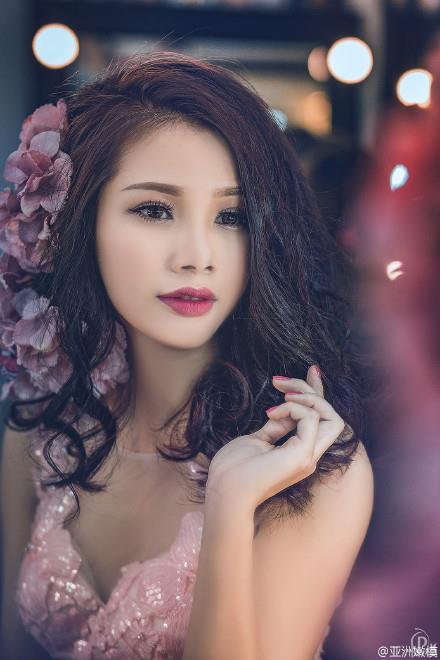 花样年华极品美女唯美气质花仙子写真(5)(点击浏览下一张趣图)
