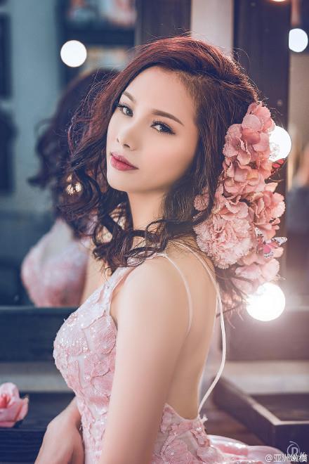 花样年华极品美女唯美气质花仙子写真(6)(点击浏览下一张趣图)