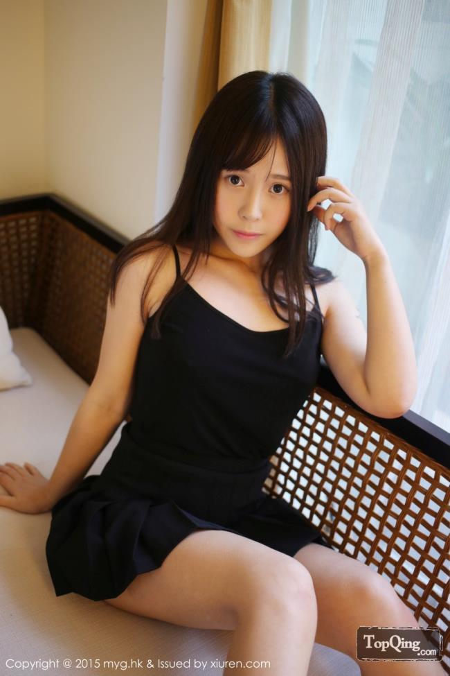 Evelyn艾莉美媛馆性感美女黑色吊带裙写真图片(2)(点击浏览下一张趣图)