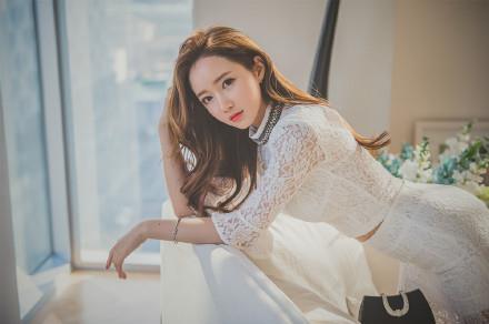 蕾丝气质美女OL风大胆高清私房照片(点击浏览下一张趣图)