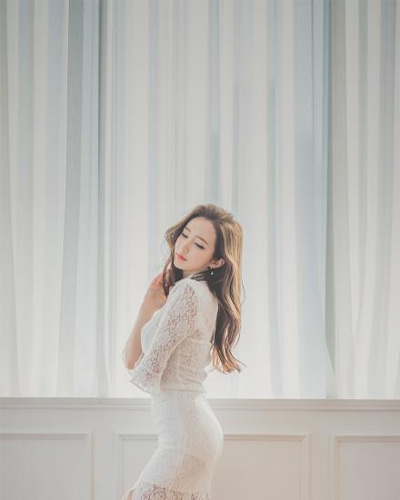 蕾丝气质美女OL风大胆高清私房照片(7)(点击浏览下一张趣图)