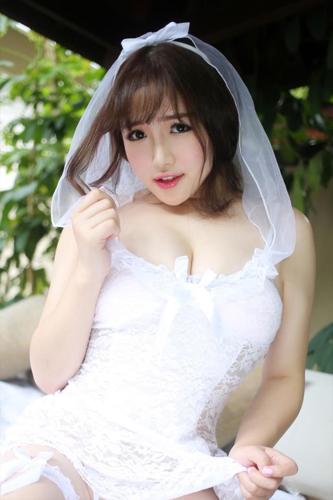 徐cake白色内衣头纱美胸私房照(7)(点击浏览下一张趣图)