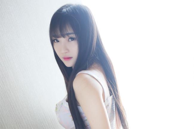 夏瑶baby大胸妹子性感妩媚女神私房照(6)(点击浏览下一张趣图)