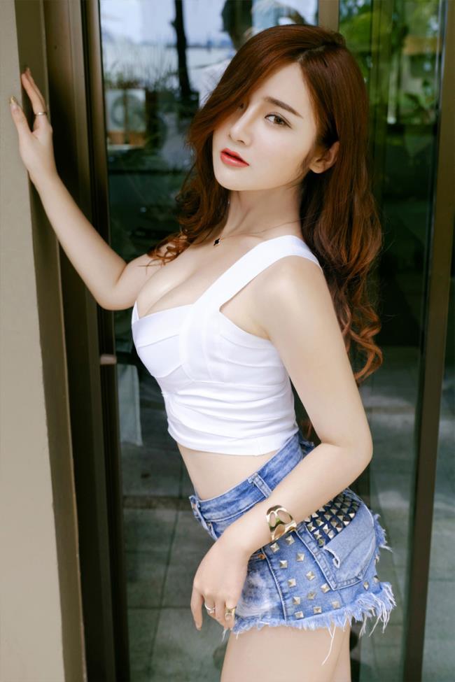 木木hanna大胸性感美女好身材私房照(4)(点击浏览下一张趣图)