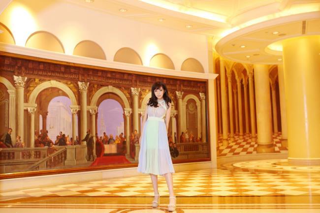 可爱女神刘飞儿faye性感身材大胸美女图(7)(点击浏览下一张趣图)