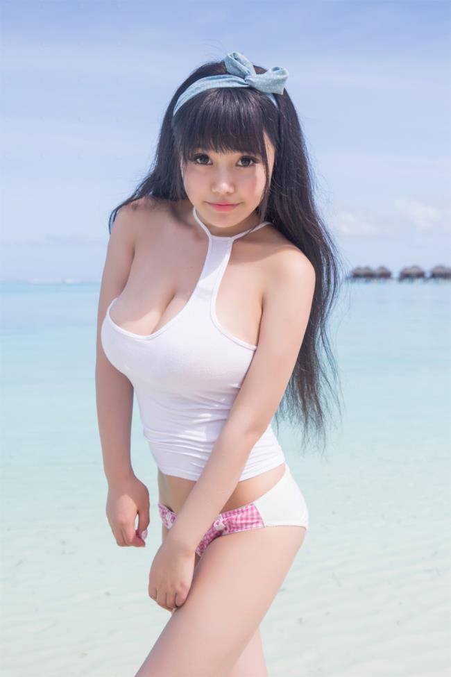 大胸可爱美女Barbie可儿海边沙滩写真(7)(点击浏览下一张趣图)