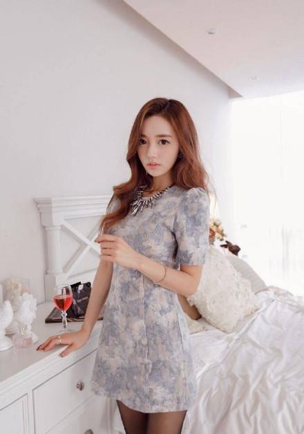 气质恬静的黑丝OL美女性感私房照(3)(点击浏览下一张趣图)