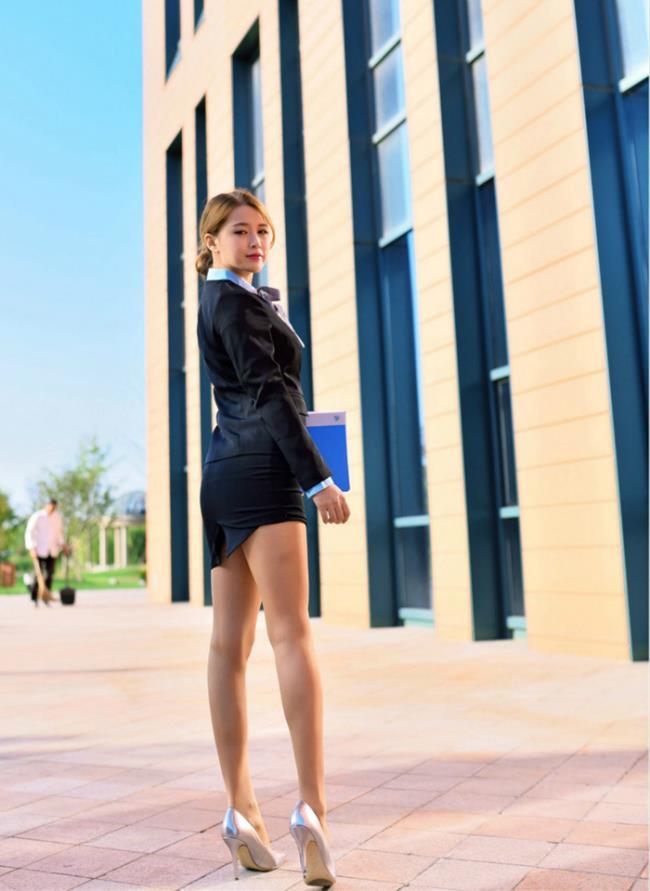 OL制服诱惑优雅职业装翘臀长腿女秘书(6)(点击浏览下一张趣图)