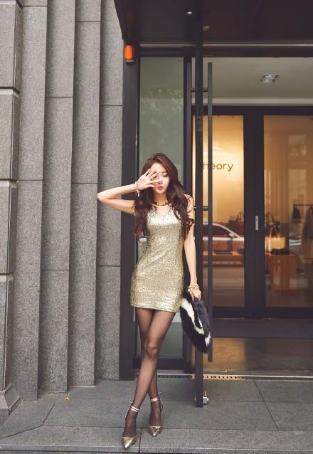 性感美女前凸后翘黑丝美腿极品诱惑写真(3)(点击浏览下一张趣图)