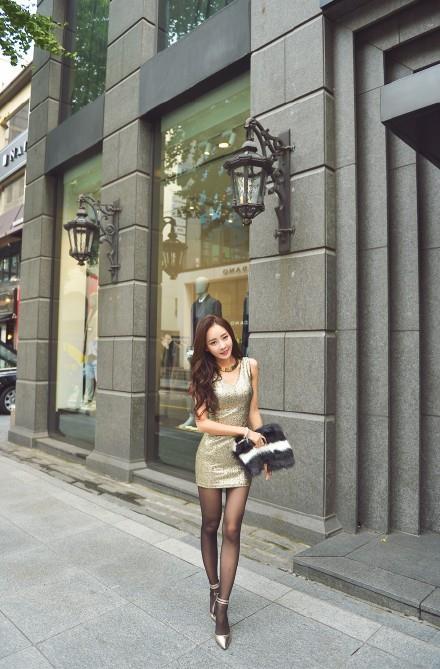 性感美女前凸后翘黑丝美腿极品诱惑写真(5)(点击浏览下一张趣图)