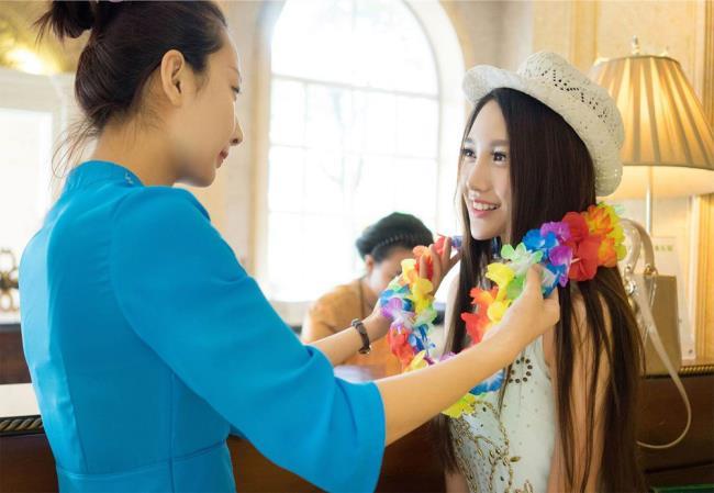 刘奕宁Lynn白色裙子优雅妩媚气质长发女神(8)(点击浏览下一张趣图)
