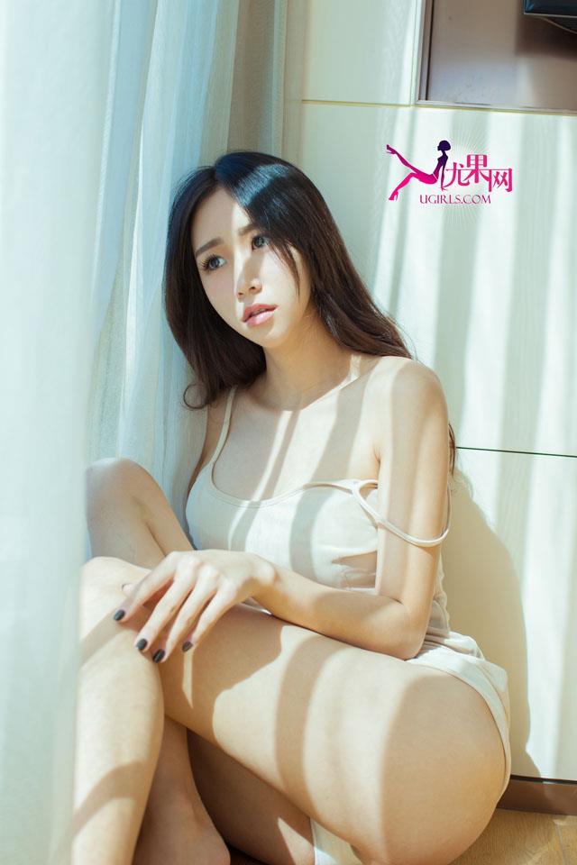 宅男女神张辛苑性感翘臀艺术照写真图片(4)(点击浏览下一张趣图)