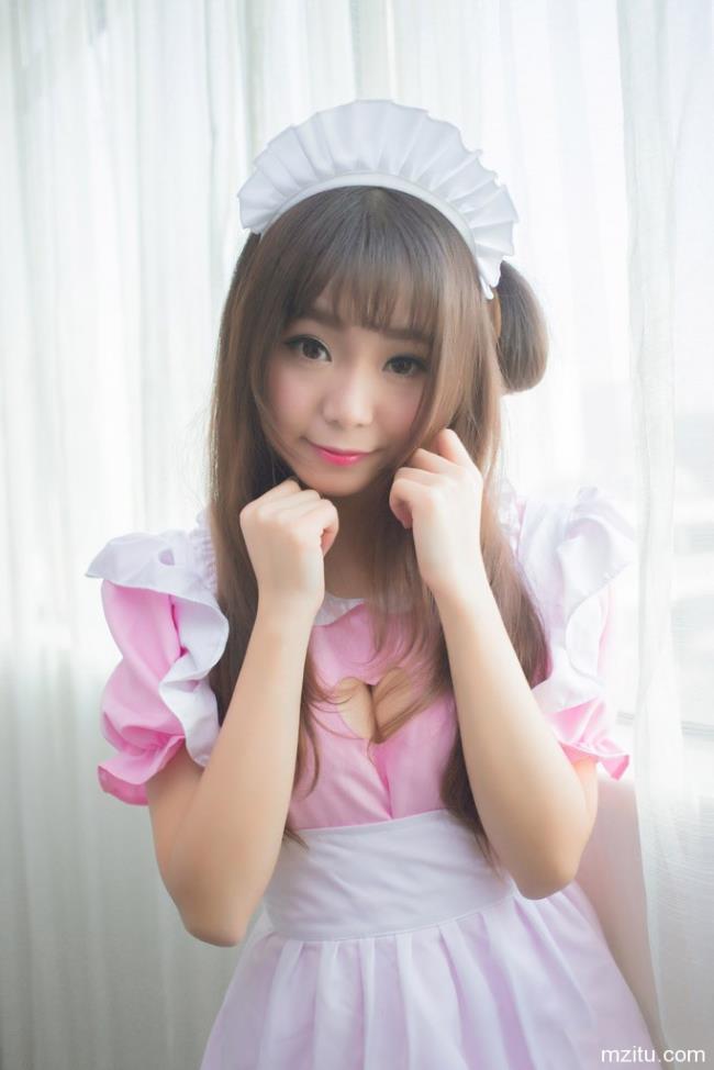 可爱美女女仆装私房制服诱惑写真图片(点击浏览下一张趣图)