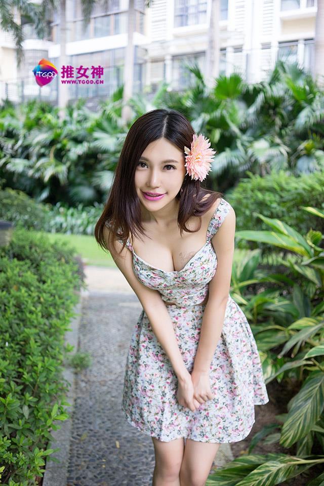推女神绮里嘉Ula碎花裙清纯写真惹人怜爱图片(9)(点击浏览下一张趣图)