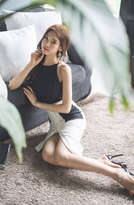 性感知性OL美女诱惑迷人写真私房照(8)(点击浏览下一张趣图)