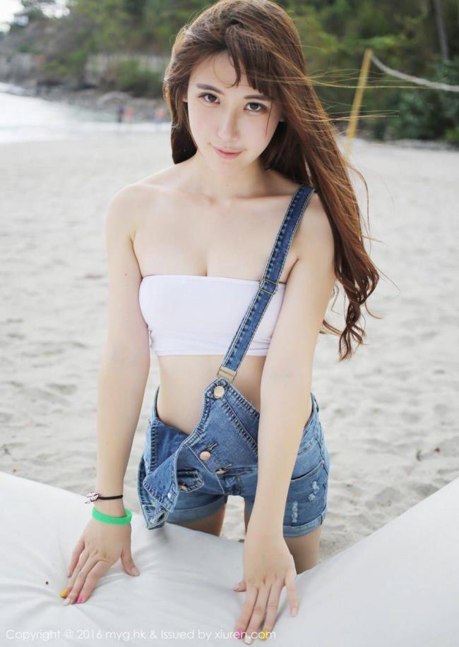 性感女神抹胸背带裤美乳诱惑写真(3)(点击浏览下一张趣图)