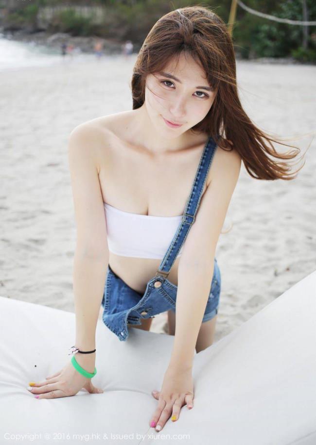 性感女神抹胸背带裤美乳诱惑写真(4)(点击浏览下一张趣图)