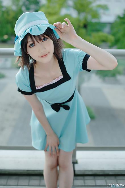 萌萌哒的绿衣美少女制服诱惑写真照(点击浏览下一张趣图)