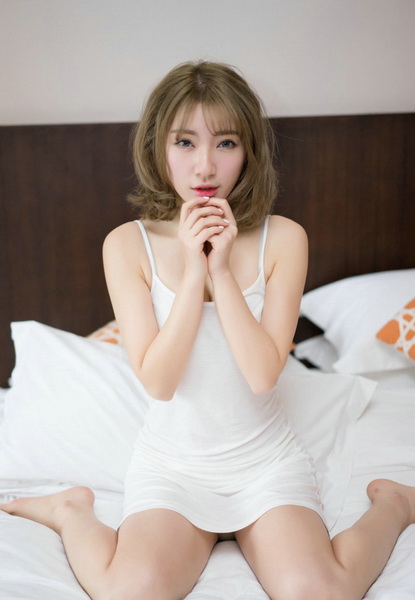 娘娘和皇上睡觉图片 皇上的命根子让我爽 (点击浏览下一张趣图)