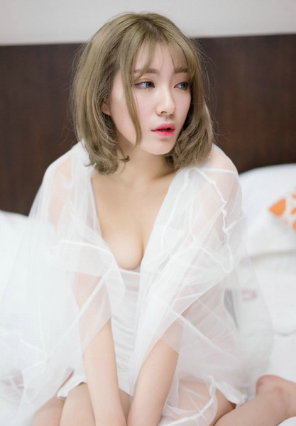 娘娘和皇上睡觉图片 皇上的命根子让我爽 (3)(点击浏览下一张趣图)
