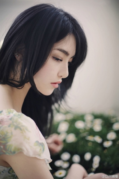 女子体型裤的尴尬 劈叉露凸囧图 裤子太紧的尴尬图集(3)(点击浏览下一张趣图)