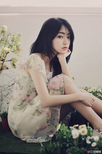 女子体型裤的尴尬 劈叉露凸囧图 裤子太紧的尴尬图集(5)(点击浏览下一张趣图)