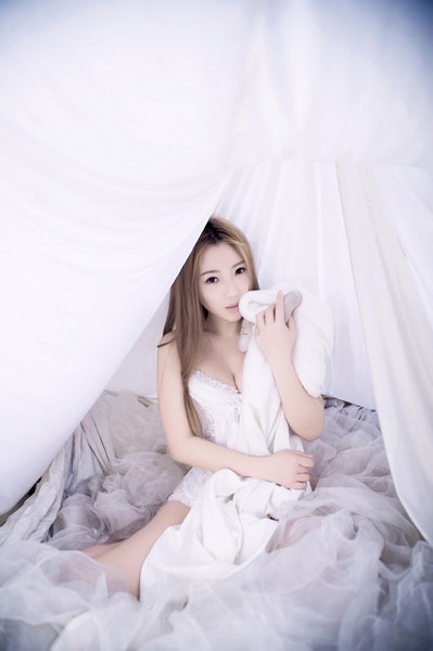 怎么让女生下面水多 女生下处流水gif 什么手法让水流的更多(3)(点击浏览下一张趣图)