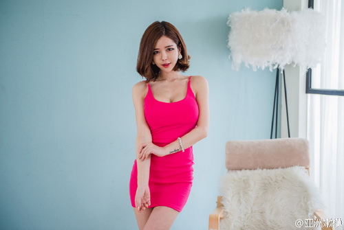 少女初次12p 这少女水真多12p 刚发育的少女12p(2)(点击浏览下一张趣图)