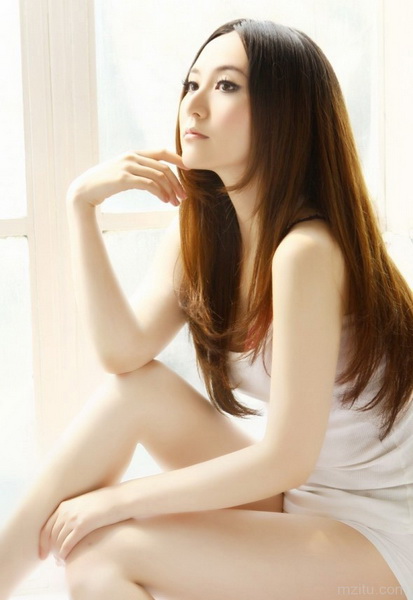 国模宫如敏江山美人 宫如敏经典私拍4图片 宮如敏家居私拍国模吧(3)(点击浏览下一张趣图)
