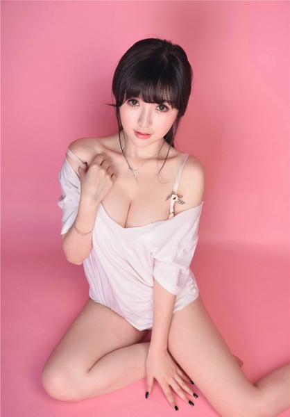 妇婴催乳师赵氏三姐妹组图 三姐妹和她的爸爸 沈阳赵氏三姐妹催乳(2)(点击浏览下一张趣图)