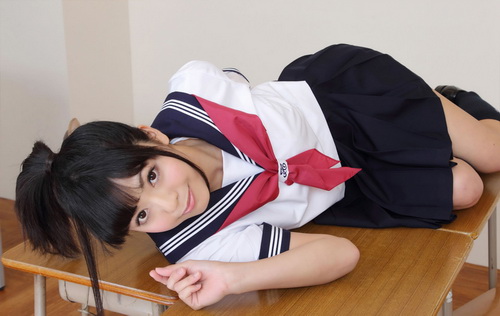 街拍几个学生妹子吧街拍女同学 中国女孩街拍95年女同学(5)(点击浏览下一张趣图)