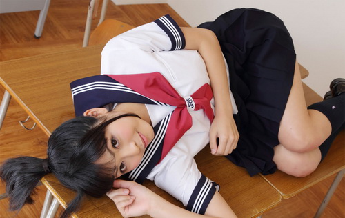 街拍几个学生妹子吧街拍女同学 中国女孩街拍95年女同学(6)(点击浏览下一张趣图)
