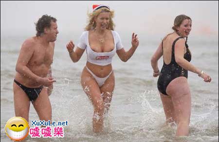 体育老师不小心走光 水上乐园泳装走光 形形色色的走光图 (点击浏览下一张趣图)