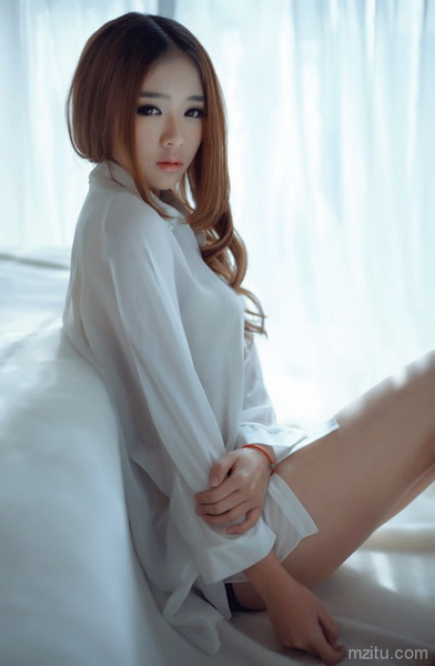 l919厕所过瘾图 我们班女生上厕所l919g0g0高清图片(点击浏览下一张趣图)