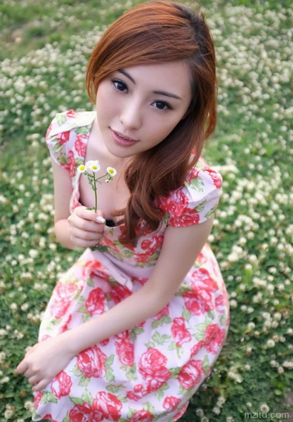 l919厕所过瘾图 我们班女生上厕所l919g0g0高清图片(4)(点击浏览下一张趣图)