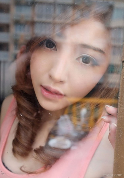 l919偷摄美女如厕图片 l919g0g0厕拍女人图片(点击浏览下一张趣图)