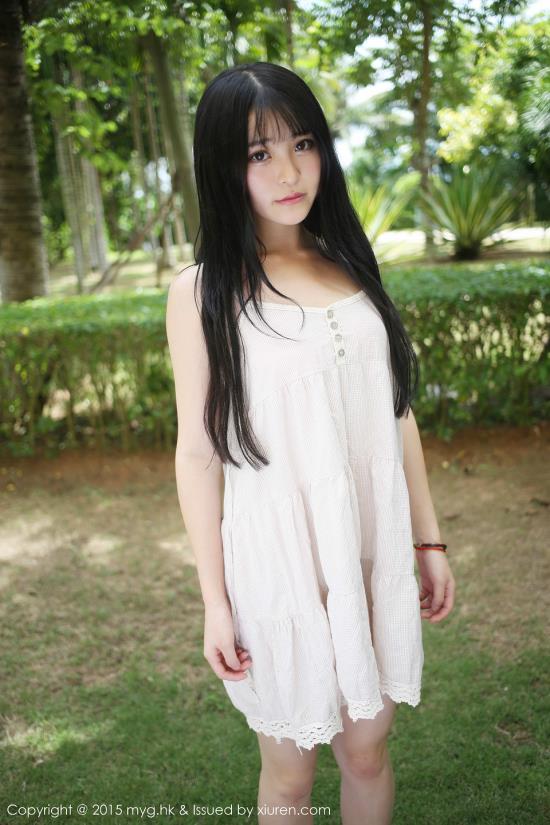 学校里的紧身裤美女学生妹图片 最小比基尼真实图片(3)(点击浏览下一张趣图)