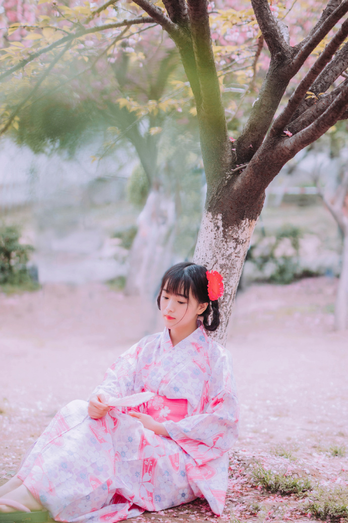 花与少女唯美清纯日式和服校园美女写真(点击浏览下一张趣图)