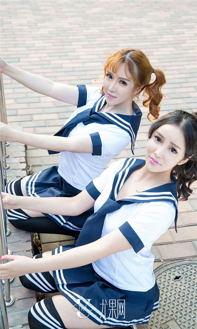 清纯姐妹花韩恩熙&米娅学生装校园写真图片(6)(点击浏览下一张趣图)