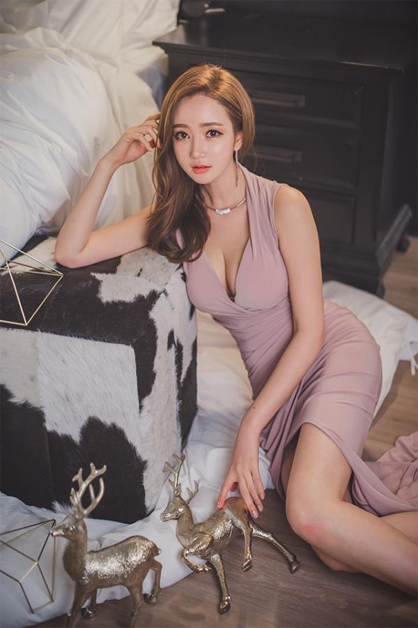 长腿翘臀气质OL性感美女写真第二辑(2)(点击浏览下一张趣图)