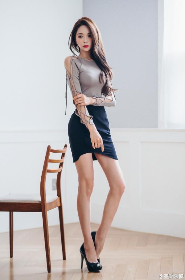 长腿翘臀气质OL性感美女写真第二辑(9)(点击浏览下一张趣图)