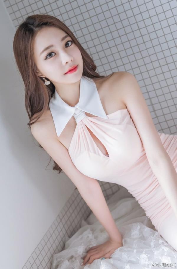 粉色连衣裙性感气质美女OL写真集(3)(点击浏览下一张趣图)