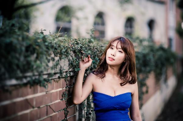 极品大胸美女高清写真图片第二辑(6)(点击浏览下一张趣图)